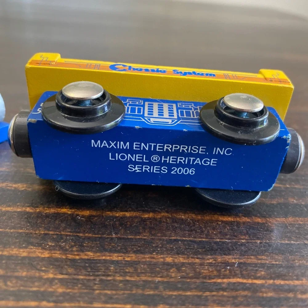 Maxim Enterprise wooden chessie